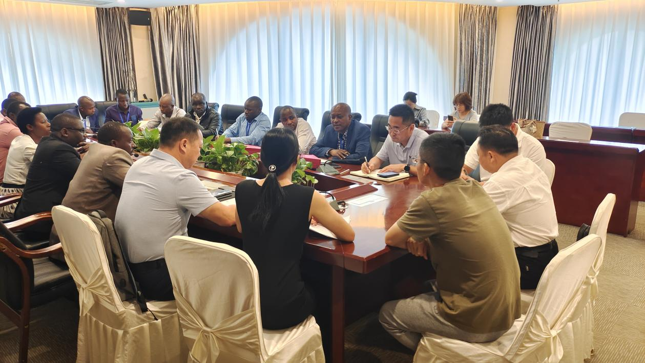 公司為布隆迪水電站運管人員授課